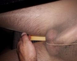 Hmmm de kaas drukte de panty diep in mij ❤