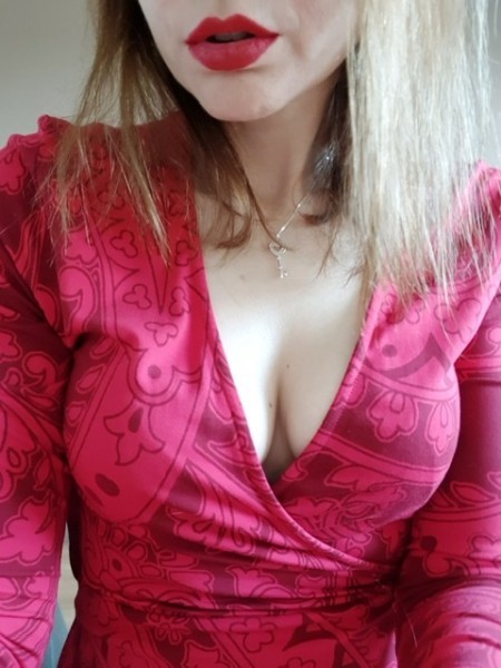 <p>Lovely red</p>